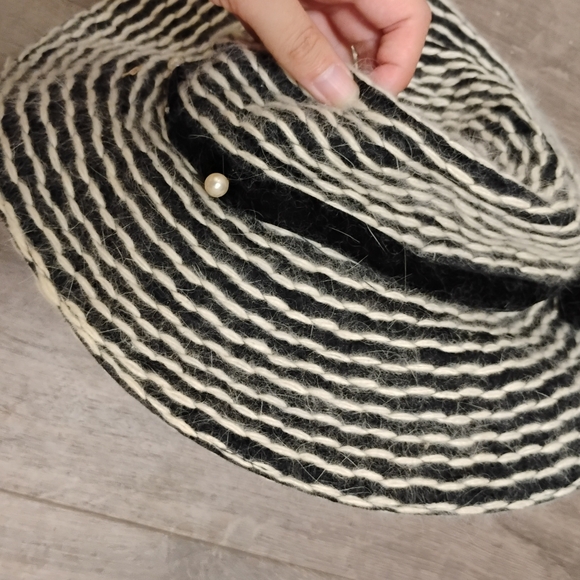 Vintage 1930s 1940s Angora Faux Pearl and Rhinestone Accent Ribbon Cartwheel Hat - Picture 3 of 6